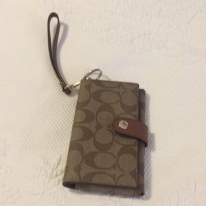 Wristlet/Wallet with key ring